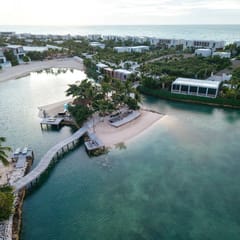 Lagoon Villa 6BR + Guesthouse