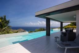 Villa Rose Dog - Image 3