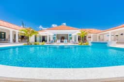 Villa Carisa 2BR - Image 2