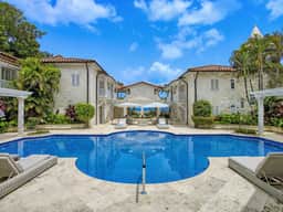 Bachelor Hall - Imagen 3