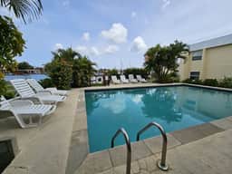 Bay View 7 1BR - Image 4