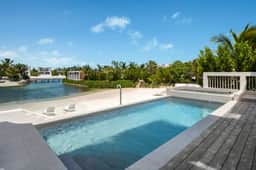 5BR Lagoon Villa + Guest House 17 - Imagen 2