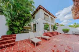 Blue Cottage - Imagen 4