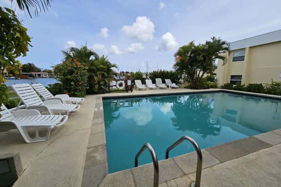 Bay View 7 3BR - Image 1
