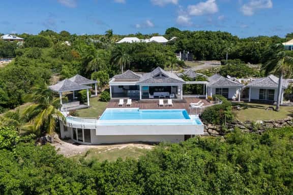 Villa No Limit 3BR - Image 1