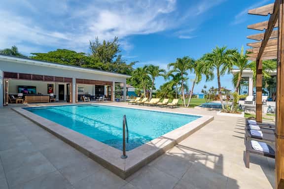 Sweet Spot On The Beach - Image 1