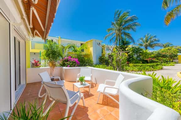 Coco's Beach House - Image 1