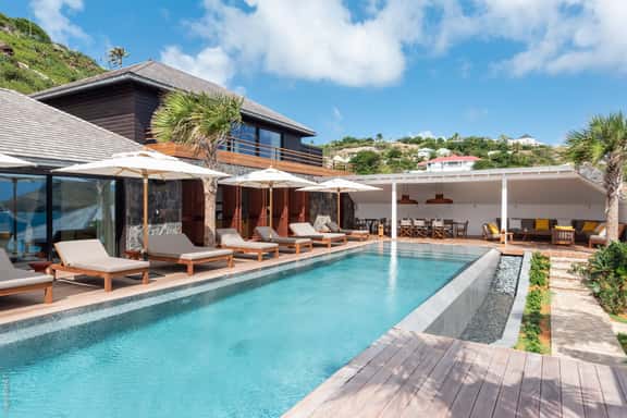 Villa Over the Ocean - Image 1