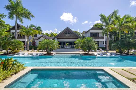 Villa Canoe Cove - Image 1