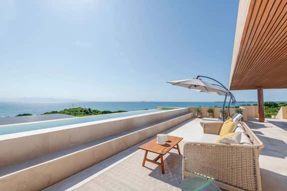 Rooftop PH Oasis - Image 1