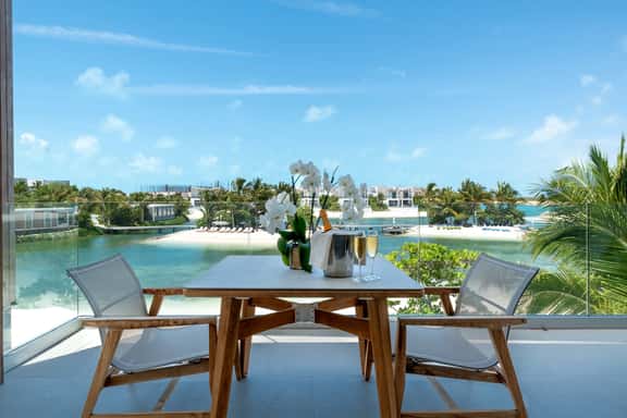 3 Bedroom Lagoon Villa (LV04) - Imagen 1