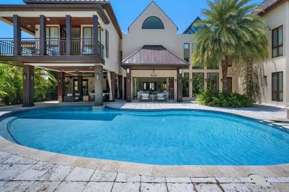 Breakaway Villa - Image 1