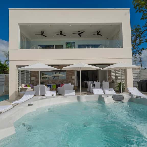 Solaris Beach House - Image 1