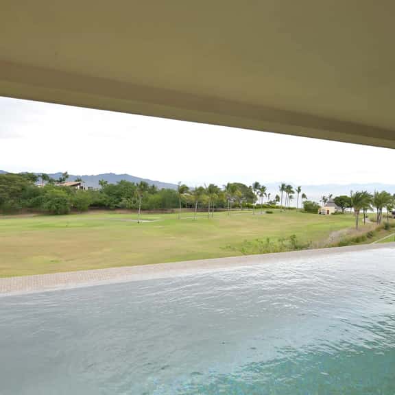 Condo Silver - Image 1