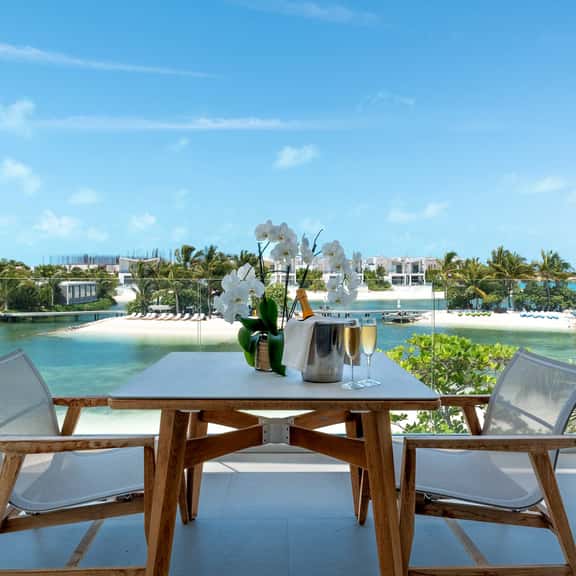 3 Bedroom Lagoon Villa (LV04) - Imagen 1