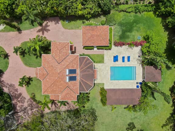 Caira House - Image 4