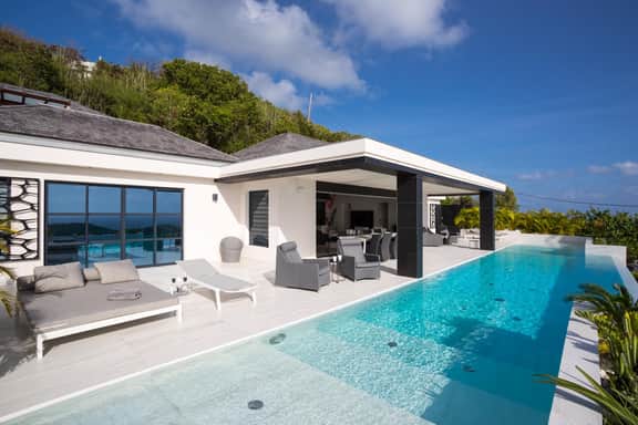 Villa Rose Dog - Image 2
