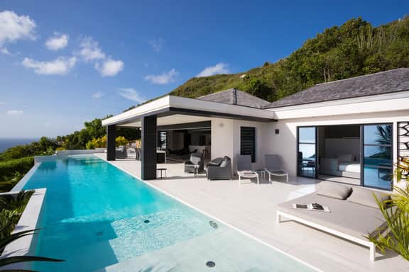 Villa Rose Dog - Image 4