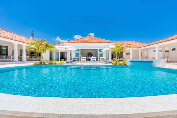 Villa Carisa 2BR - Image 2