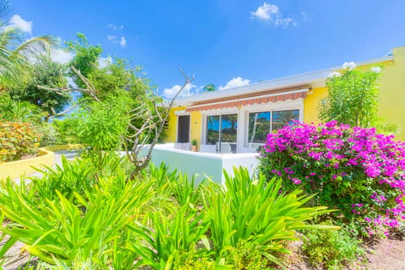 Coco's Beach House - Image 2