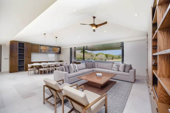 7 Eight Residences 103 - Image 2