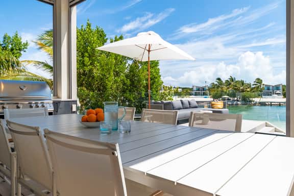 5BR Lagoon Villa + Guest House 16 - Imagen 4