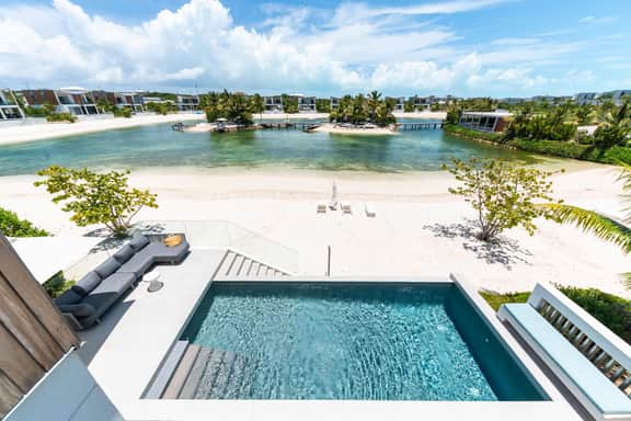 5BR Lagoon Villa + Guest House 16 - Imagen 3